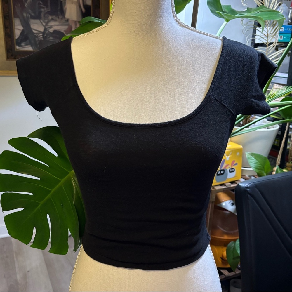 Black Women's Crop Top Basic
